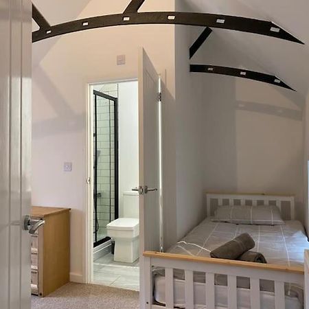 Modern 2 Bedroom Cottage Near Bike Park Wales. 머티르티드필 외부 사진