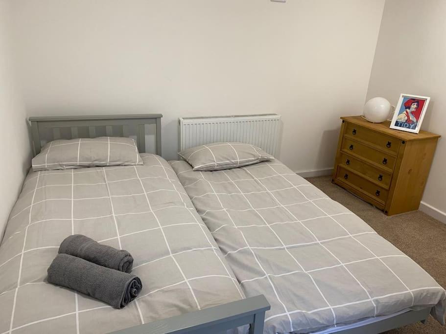 Modern 2 Bedroom Cottage Near Bike Park Wales. 머티르티드필 외부 사진
